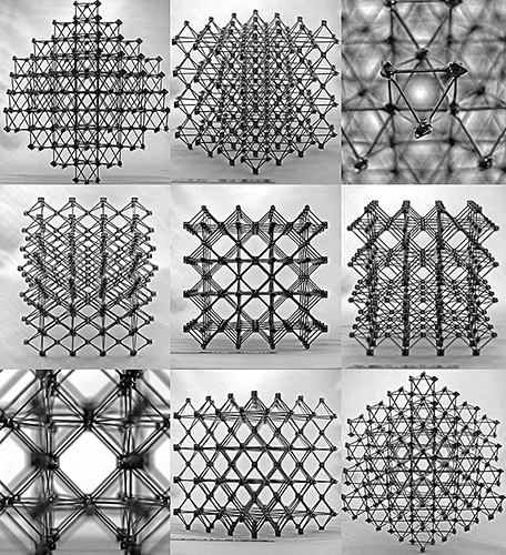 Ensamblaje del material compuesto celular desde diferentes perspectivas, donde se muestra la estructura repetitiva de la red "cuboct" formada por mucha pieza planas idénticas en forma de cruz. Foto cortesía de Kenneth Cheung